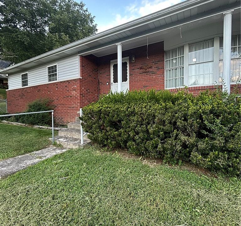 1st image of 335 Woodland Dr