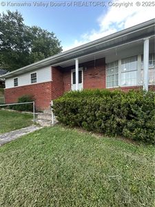 335 Woodland Dr, Madison, WV, 25130