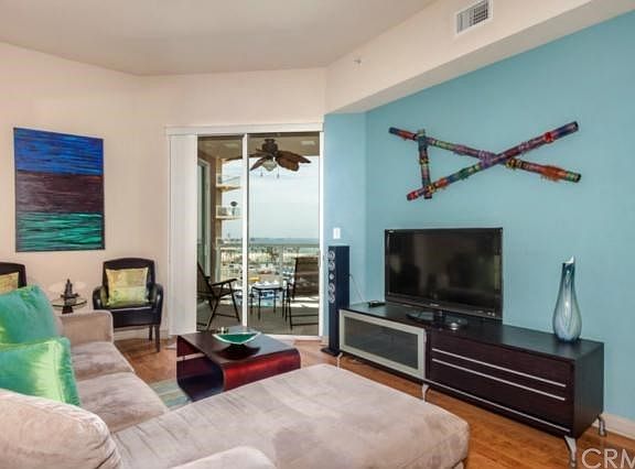 4th image of 488 E Ocean Blvd Unit 801