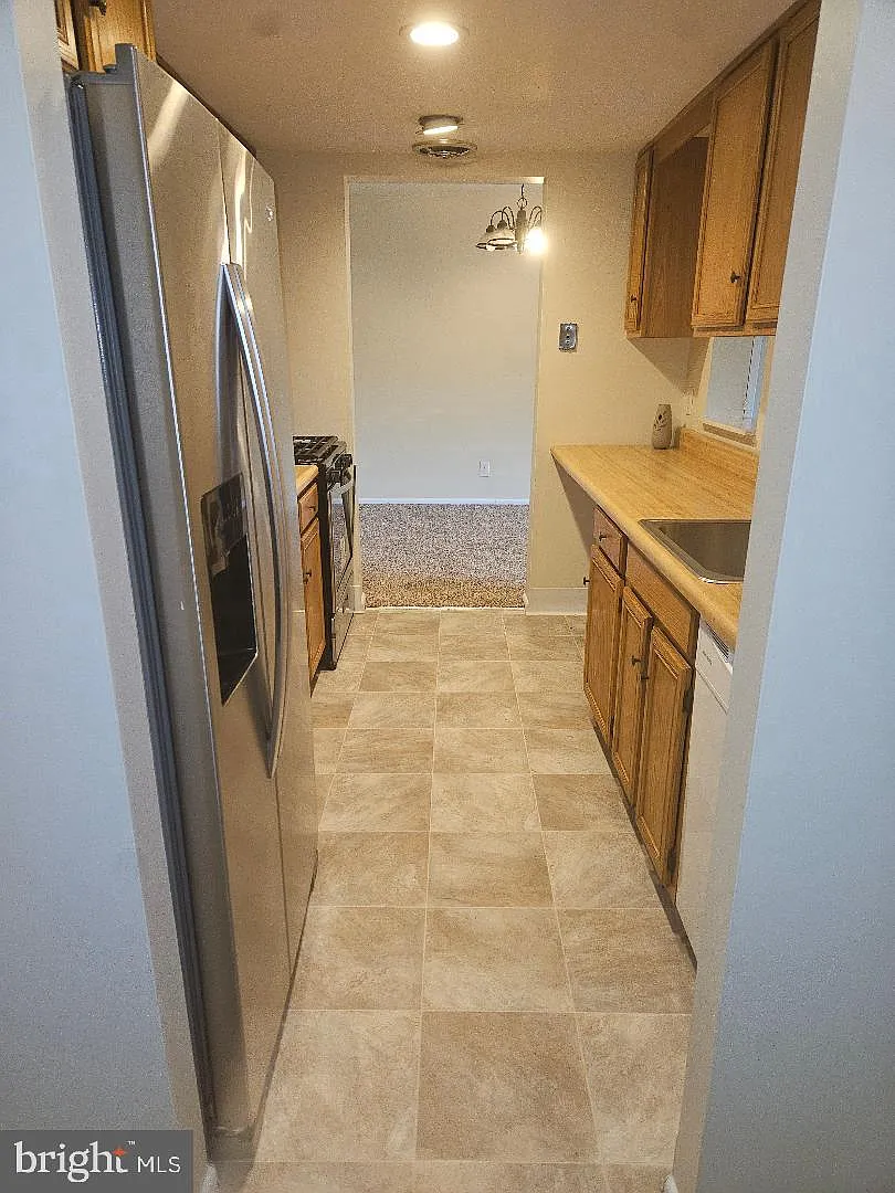 2 bed, 2.0 bath, 1004 sqft, $2,100 — Photo 3