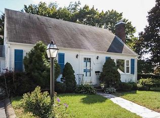 142 Chestnut Ave, Cranston, RI 02910