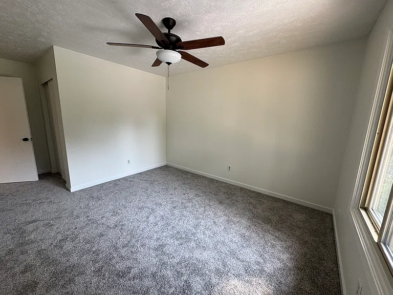 805 Donegal Dr — Photo 12