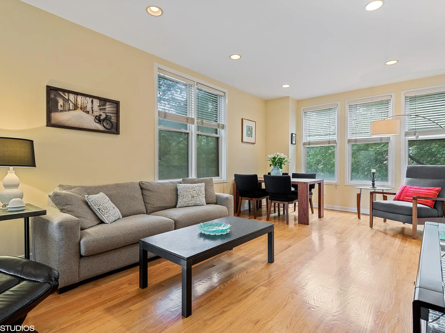 2 bed, $3,200 — Photo 3