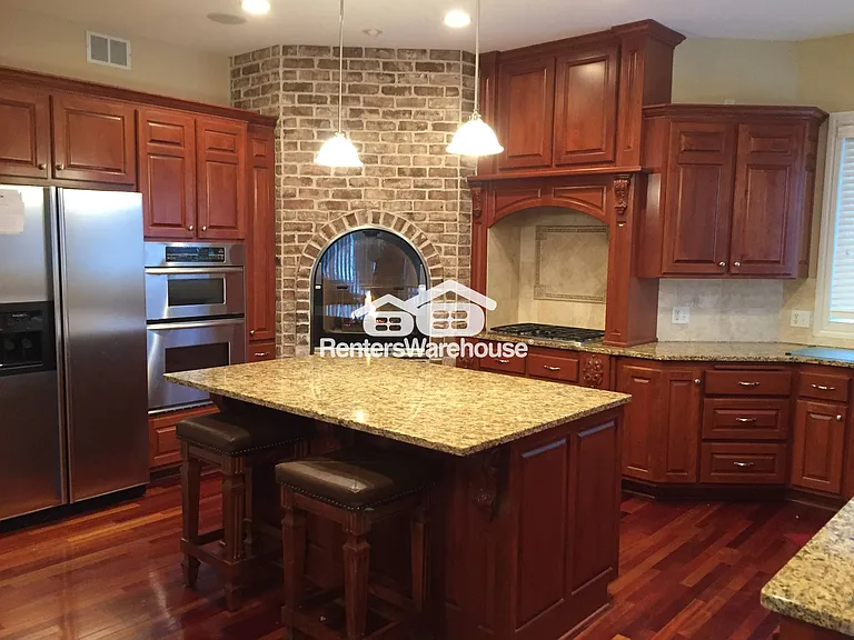 2470 Arnold Palmer Dr — Photo 5