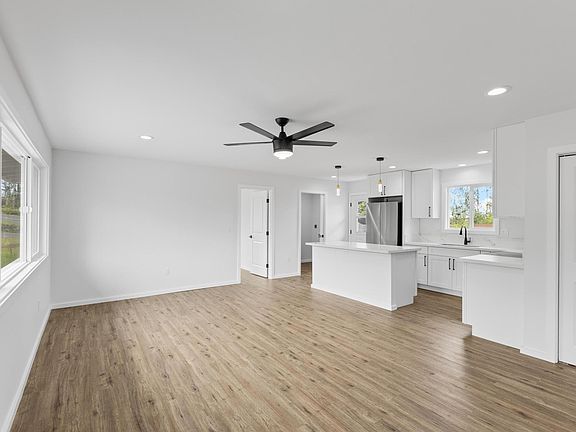 4th image of 16-2051 Coral Dr