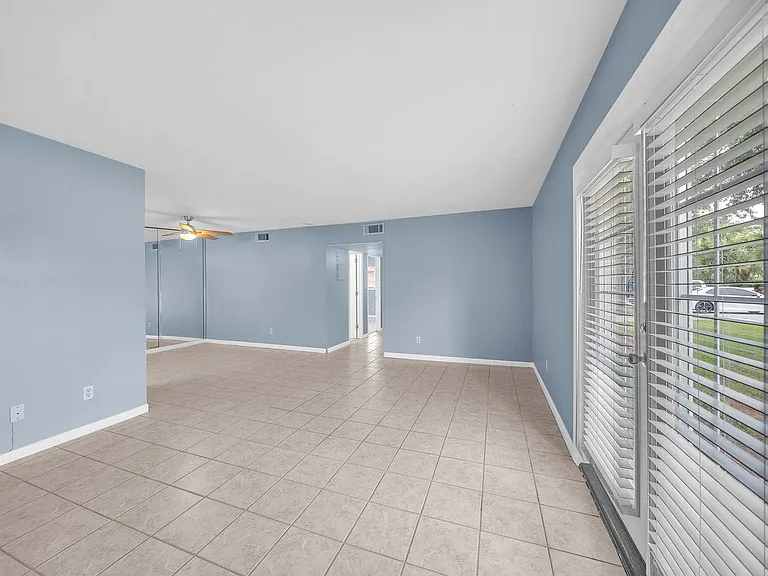 2100 W Beach Dr #A101 — Photo 9