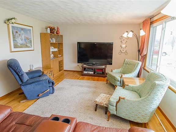 2nd image of 6855 Woodlane Dr