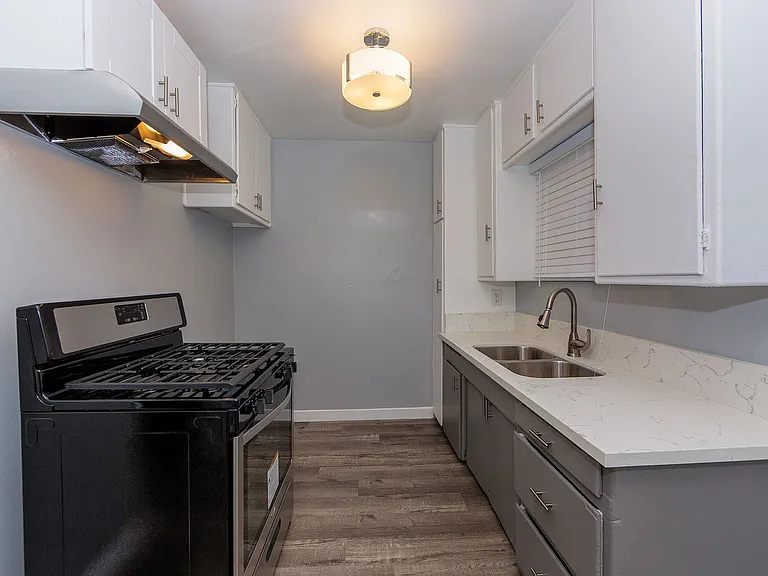 1430 Chestnut Ave — Photo 6