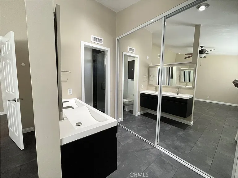 7566 E Woodsboro Ave — Photo 8