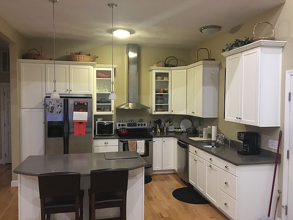 4th image of 410 Jamison Ave