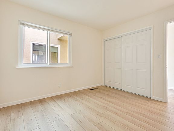 3rd image of 36 Saint James Ct