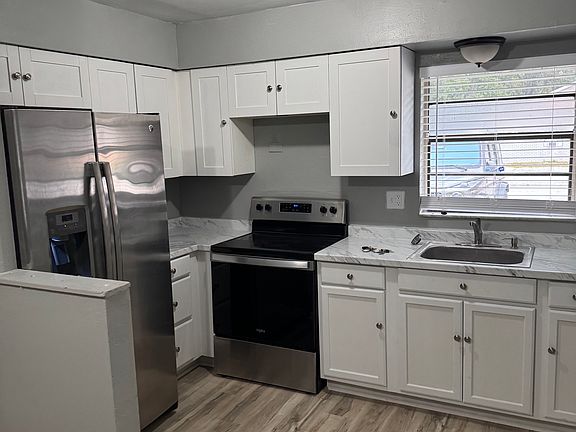 3rd image of 2504 Chestnut Woods Dr #2506