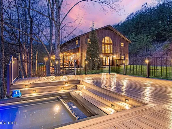 1293 Laurel Lick Rd, Sevierville, TN 37862