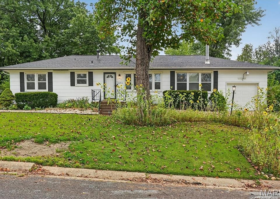 1st image of 8898 Darnell Pl