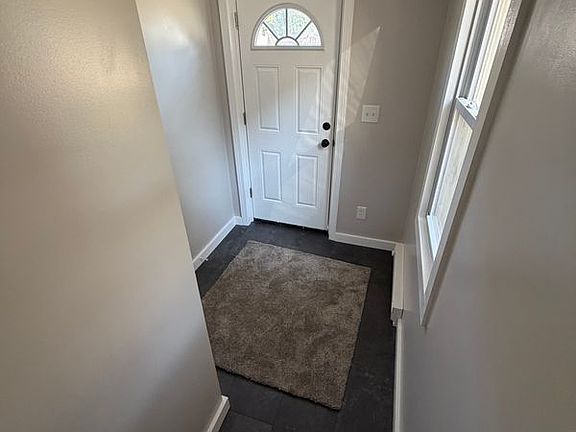 2nd image of 25 Chapel St Unit 2