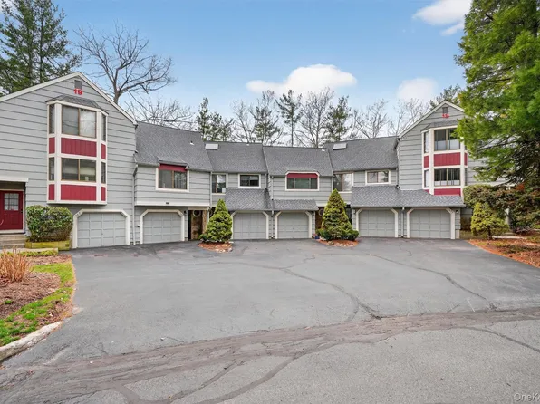 169 Treetop Circle, Nanuet, NY 10954