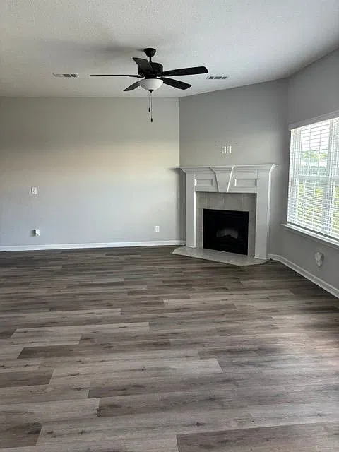 4 bed, 2.5 bath, $2,200 — Photo 4