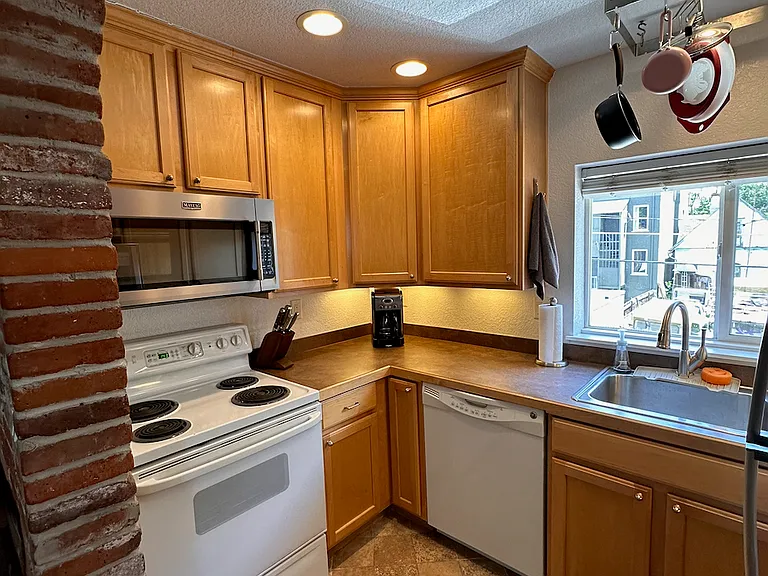 1656 N Franklin St #5 — Photo 6