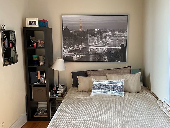 5th image of 1934 W Cortland St APT 3r