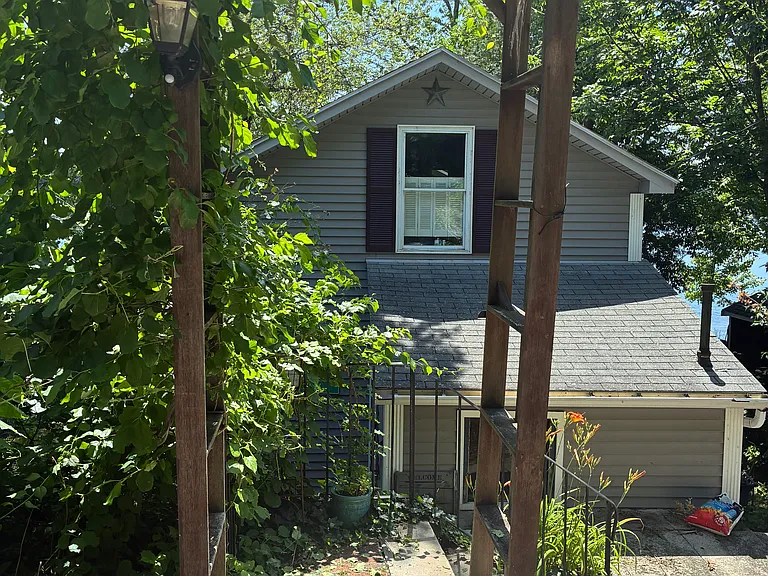 32 1st St — Photo 3