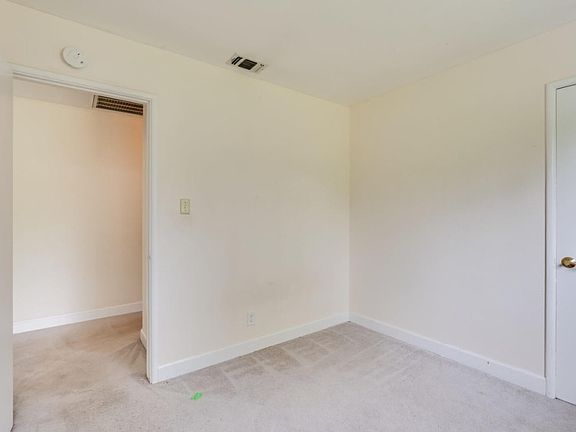 5th image of 8535 Shawnee Ave