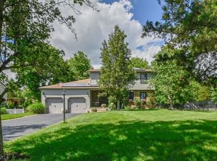 28 Berwick Dr, Bridgewater, NJ 08807