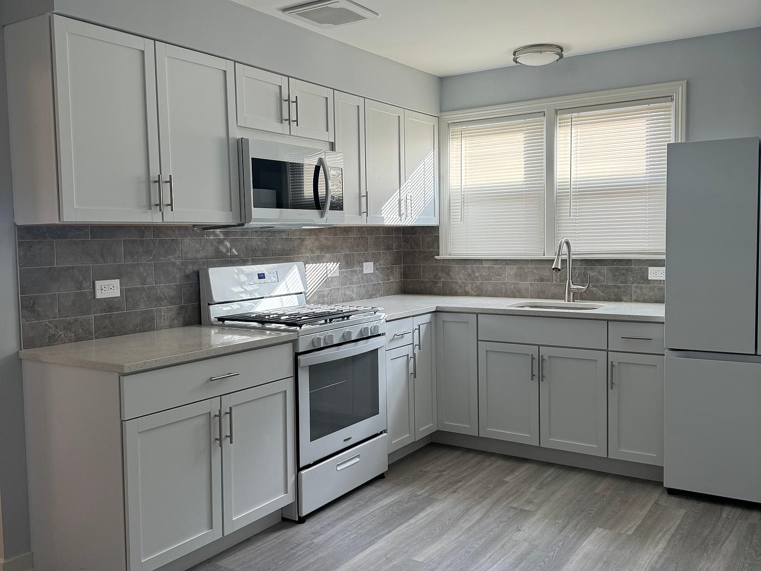 8256 Kilpatrick Ave UNIT 2, Skokie, IL 60076 Zillow