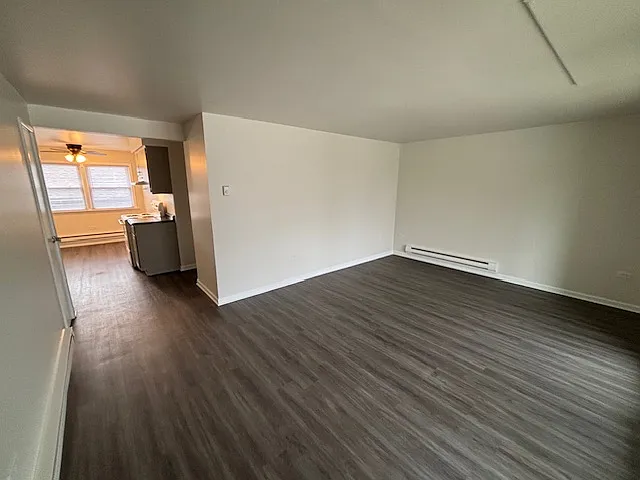 1 bed, 900 sqft, $1,225 — Photo 4