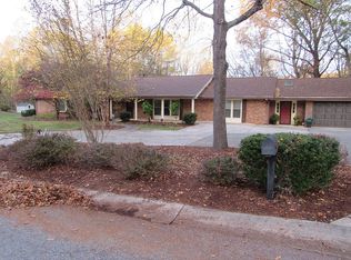 408 Colonial Dr, North Wilkesboro, NC 28659