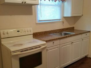 3 Gerber Ln, Mount Holly, NJ 08060
