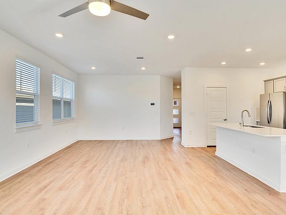 5th image of 13920 Lubeck Dr