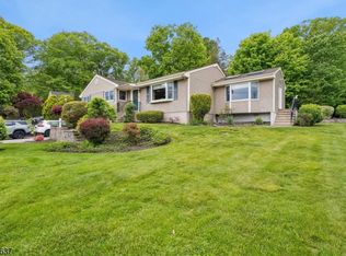 6 Waters Edge, Kinnelon Boro, NJ 07405