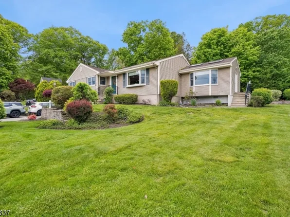 6 Waters Edge, Kinnelon Boro, NJ 07405