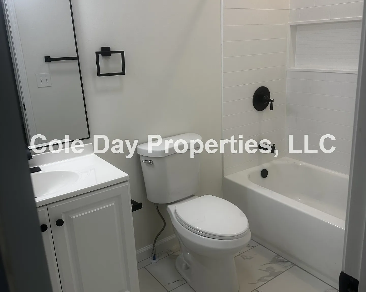 2 bed, 2.5 bath, 1346 sqft, $1,200 — Photo 2