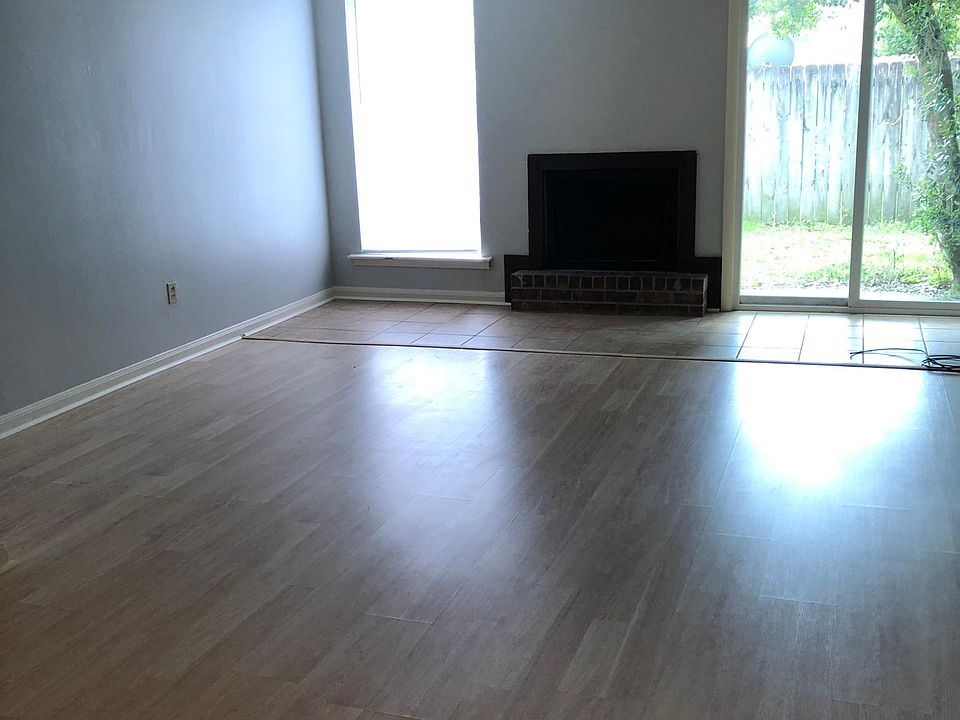 1st image of 107 Antibes St E