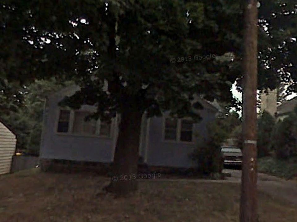 2nd image of 125 2nd Ave