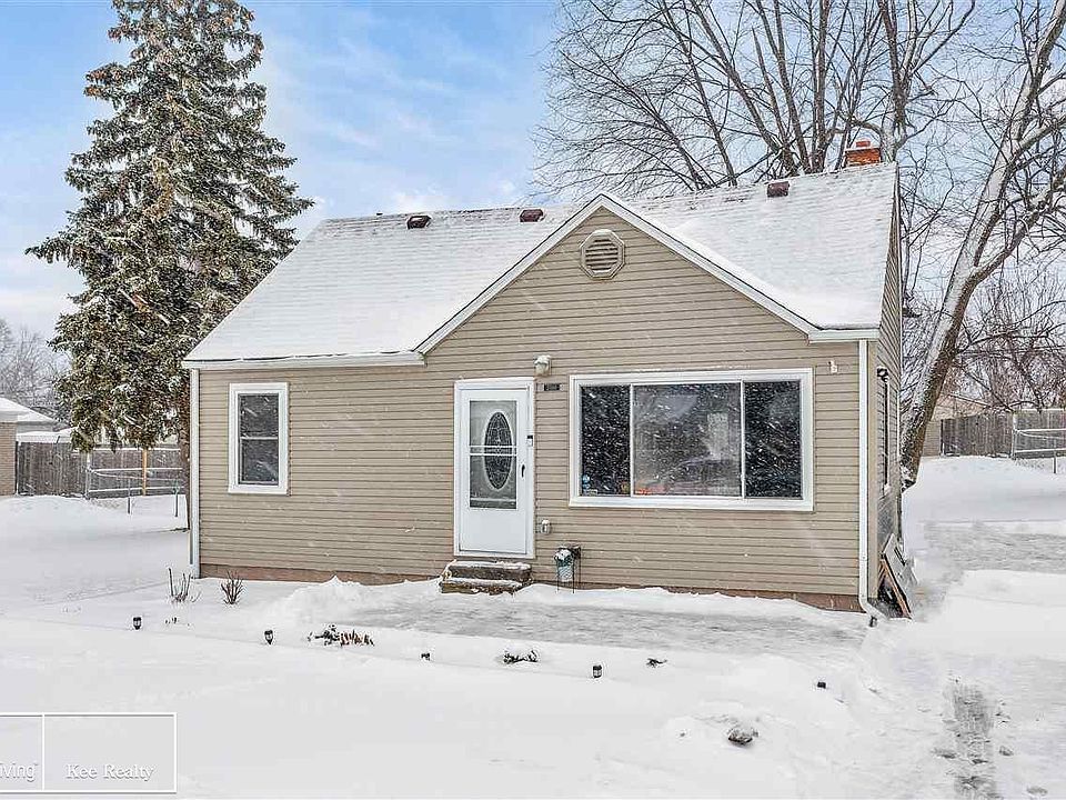 1st image of 20130 Stafford St