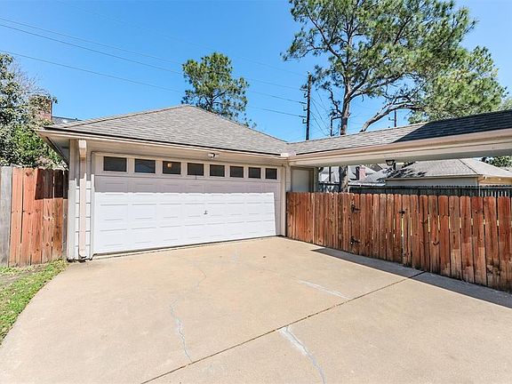 5th image of 20130 Chateau Bend Dr