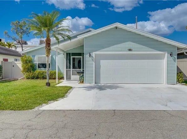 5671 Longleaf Dr, North Fort Myers, FL 33917