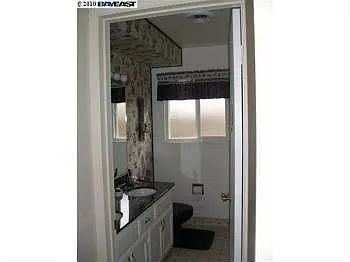1057 Auburn St photo 1