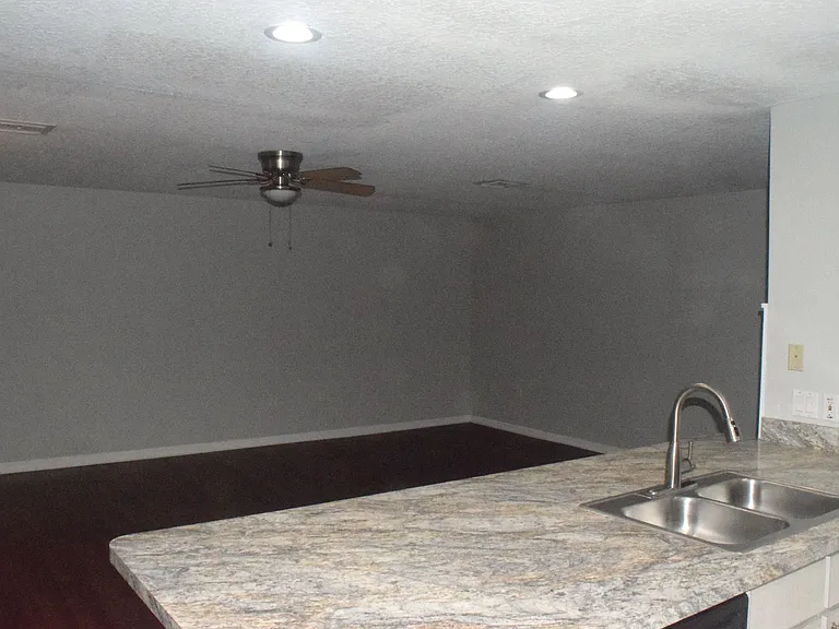 1125 Apple Ter #1125 — Photo 30