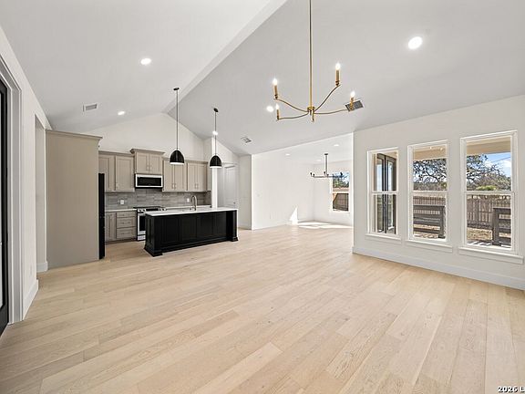 5th image of 301 BOW DR