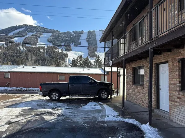 130 E Kelly Ave APT 11, Jackson, WY 83001