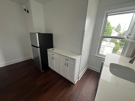 4th image of 62 Woodland Ave Floor 2