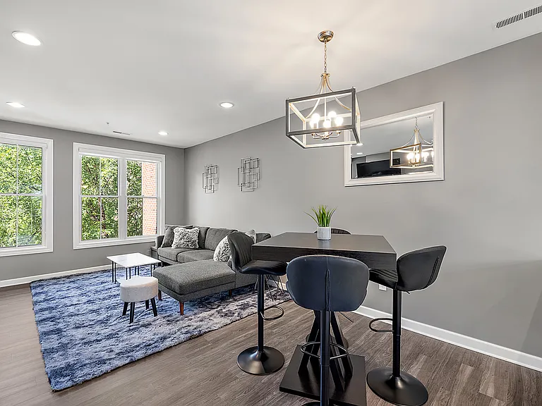 527 Lewis St — Photo 11
