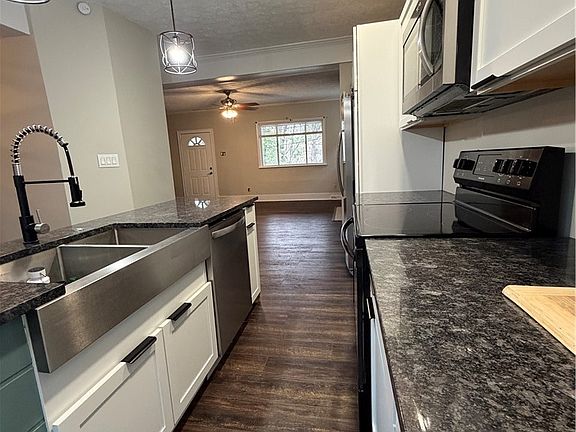 4th image of 21 Bradbury St