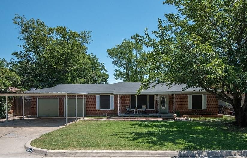 1st image of 3812 Labadie Dr