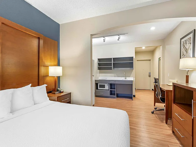 Studio Suite - 1 Queen Bed