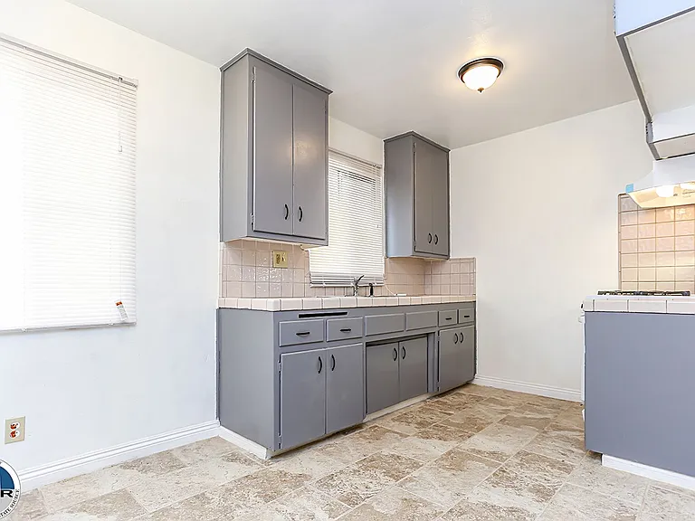 284 N Garnet Way — Photo 7
