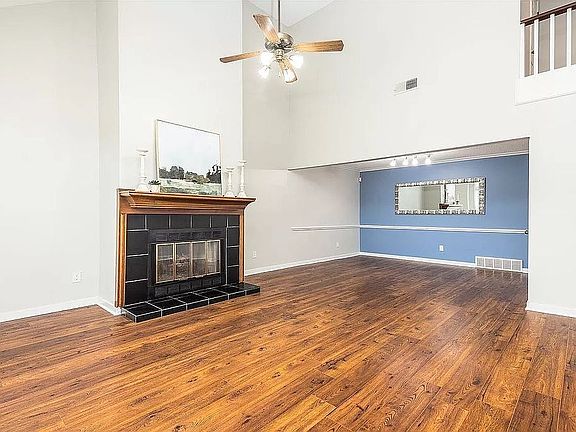 5th image of 8440 Mercedes Blvd